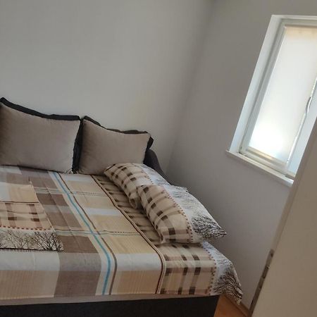 Jovana -- Porodicni Apartmani Igalo Herceg Novi Pokój zdjęcie