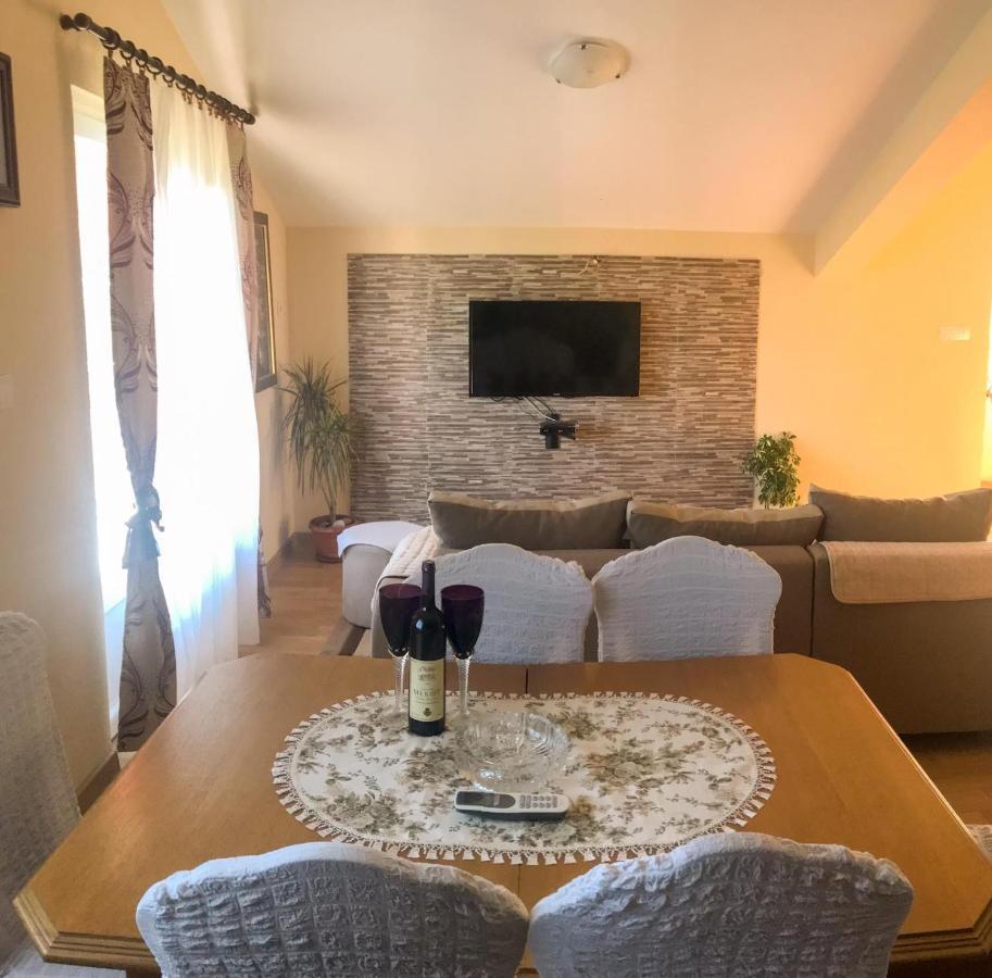 Jovana -- Porodicni Apartmani Igalo Herceg Novi Zewnętrze zdjęcie