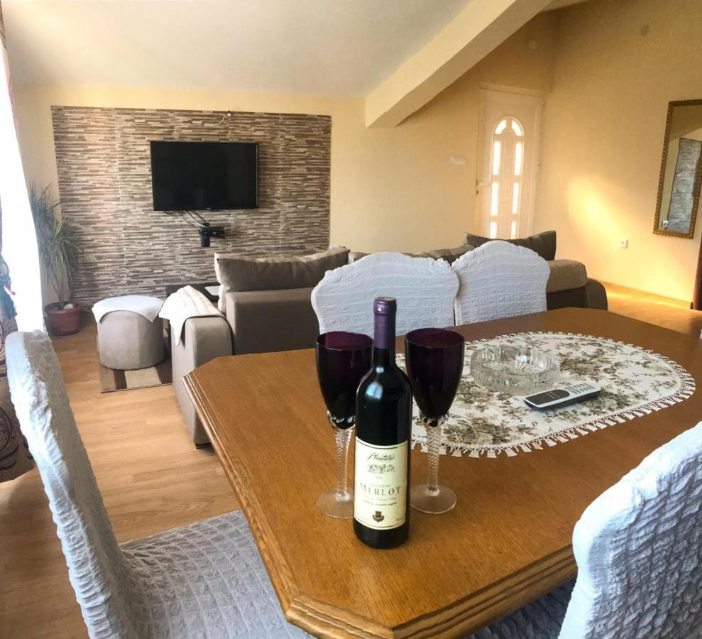 Jovana -- Porodicni Apartmani Igalo Herceg Novi Zewnętrze zdjęcie