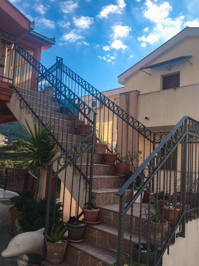 Jovana -- Porodicni Apartmani Igalo Herceg Novi Zewnętrze zdjęcie