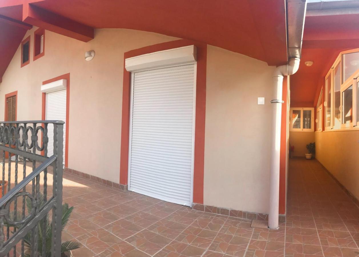 Jovana -- Porodicni Apartmani Igalo Herceg Novi Zewnętrze zdjęcie