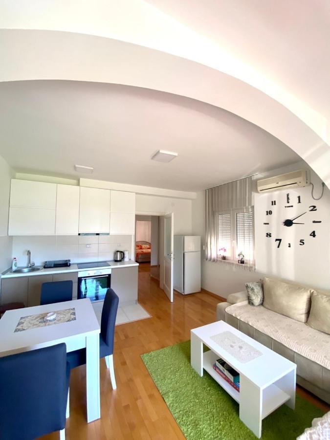 Jovana -- Porodicni Apartmani Igalo Herceg Novi Zewnętrze zdjęcie